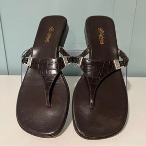 Brighton ‘Linda’ Brown Leather Thong Sandals. Size 10.‎